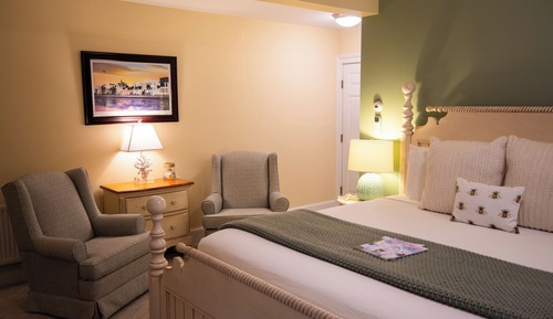 Deluxe King Room