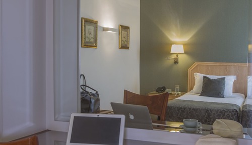 Habitación básica con 1 cama doble o 2 individuales