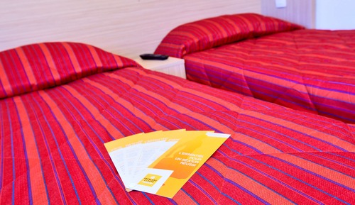 Habitación estándar, varias camas (1 Double and 1 Single bed)