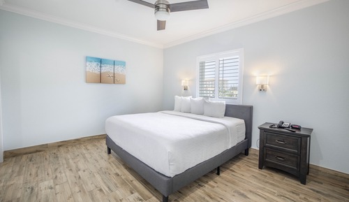 Suite, 1 cama de matrimonio grande, cocina (located across the street)