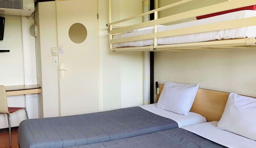 Habitación estándar, varias camas (1 Double and 1 Single bed)