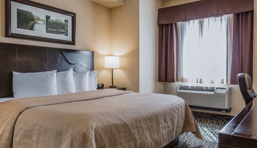 Suite, 1 cama de matrimonio grande con sofá cama, no fumadores (Accessible Tub)