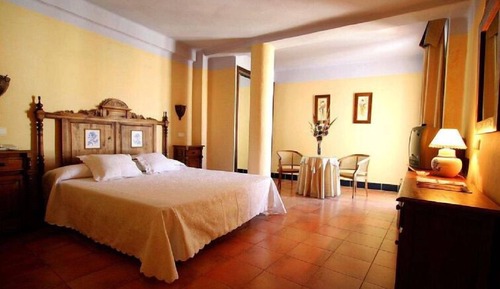 Habitación familiar (2 adults+ 2 children)