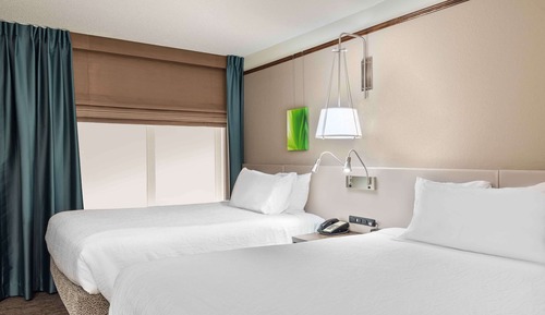 Habitación, 2 camas de matrimonio (Mobility Accessible)