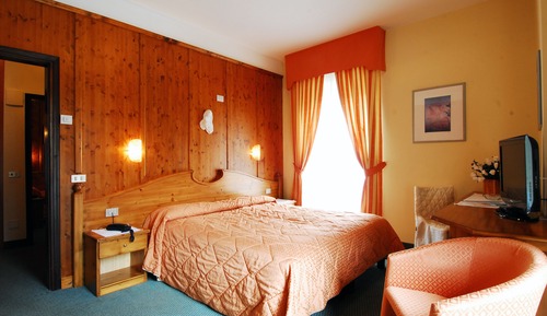 Habitación cuádruple superior, vistas a la montaña