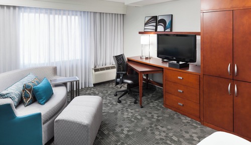 Habitación, 1 cama de matrimonio grande con sofá cama (Mobility Accessible, Tub)