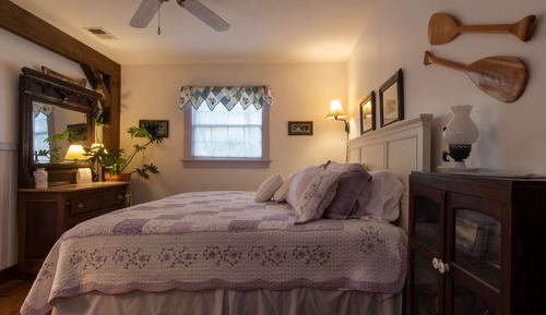 Habitación romántica doble, baño privado (Boats & Paddles)