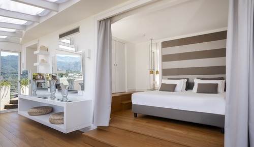 Suite ejecutiva, terraza, vistas al mar