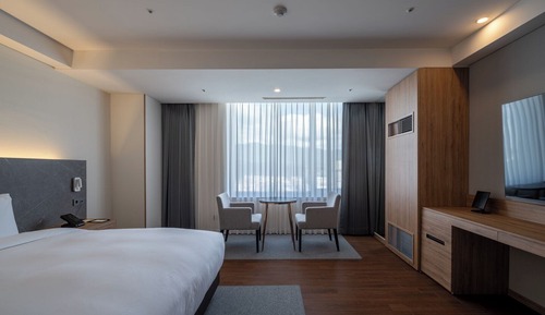 Deluxe Residence King Room + Urban Oasis Pass for 2 (Indoor Swimming pool / Sauna / Fitness)