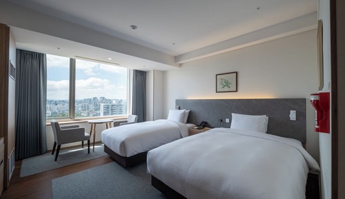 Deluxe Residence Twin Room + Urban Oasis Pass for 2 (Indoor Swimming pool / Sauna / Fitness)