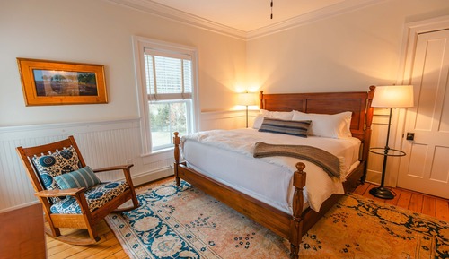 Casa de campo (River House Front)