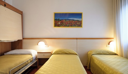 Habitación triple económica