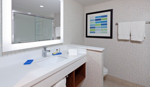 Suite, 1 cama de matrimonio grande con sofá cama, patio