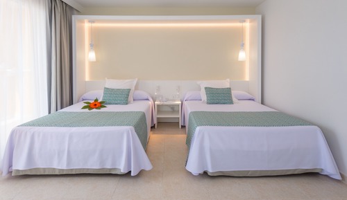 Habitación familiar, terraza, vistas al mar (3 Adults)