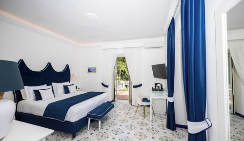 Suite romántica, 1 cama de matrimonio grande, bañera de hidromasaje, vistas al mar