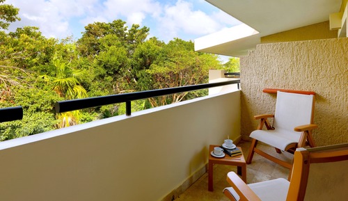 Romance Villa Suite Poolside