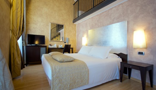 Habitación familiar, varias camas, no fumadores, entresuelo (Larger Room)