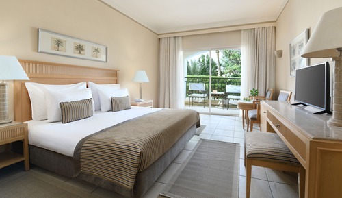 Habitación superior, vistas a la piscina (Queen Bed or Twin beds)