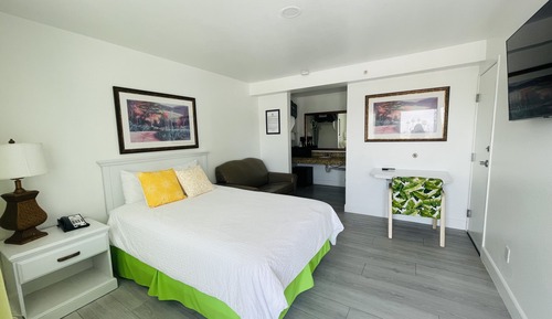 Full Bed w/ Sleeper