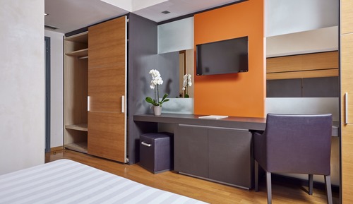 Habitación con 1 cama doble o 2 individuales, vistas al jardín