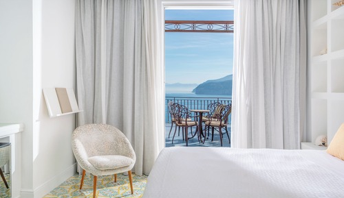 Habitación Deluxe con 1 cama doble o 2 individuales, balcón, vistas al mar