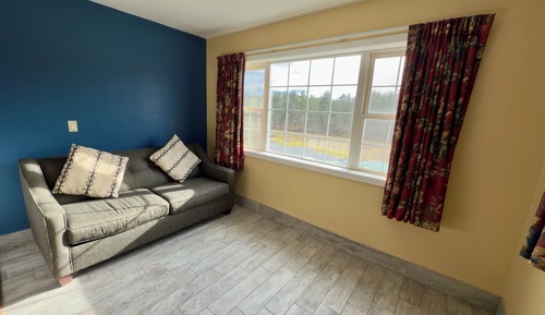 Two Queen With Sofa Bed & Fire Place with Mountain View