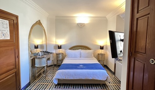 Habitación estándar doble, baño privado, vistas a la ciudad (Orientale 1)