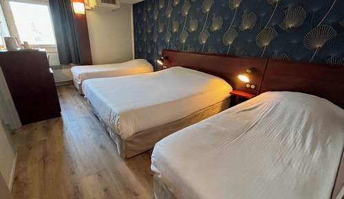 Habitación cuádruple estándar, varias camas