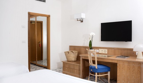 Habitación triple estándar, balcón