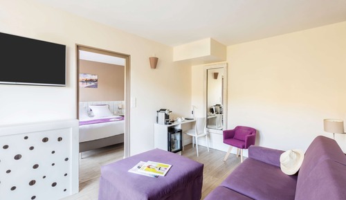 Suite junior, 1 cama de matrimonio, no fumadores, balcón (with Sofabed)