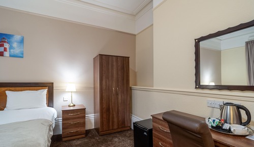 Habitación con 1 cama doble o 2 individuales, vistas al mar