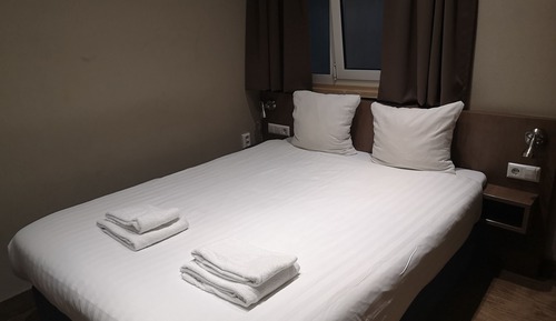 Double Room, No Window