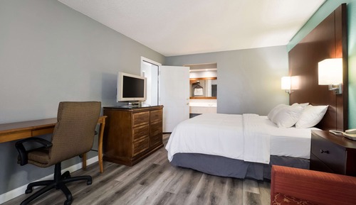 Suite, accesible para personas con discapacidad, no fumadores (Adjoining Two Bathrooms)