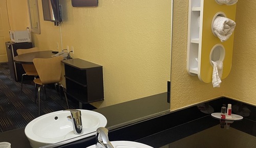 Room, 1 Queen Bed, Accessible, Non Smoking (Mobility/Hearing Impaired)