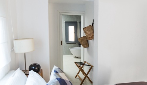 Deluxe Two-Bedroom Suite with Outdoor Jetted Hot Tub