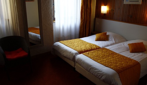 Habitación superior con 2 camas individuales