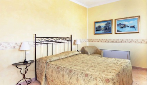 Habitación clásica con 1 cama doble o 2 individuales