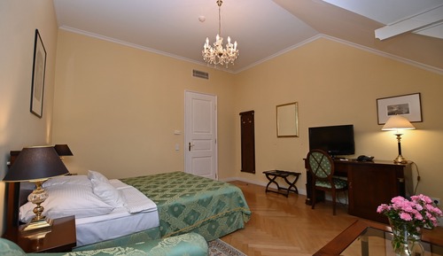 Habitación triple clásica