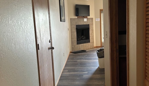 Suite, 1 habitación, accesible en silla de ruedas (Cedar Haus, 1 King bed)