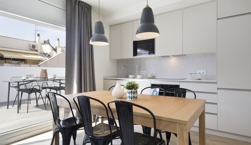 Ático de diseño, 2 habitaciones, vistas a la ciudad