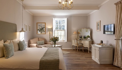 Habitación con 1 cama doble o 2 individuales, vistas al jardín