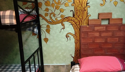 Dormitorio compartido económico, baño compartido