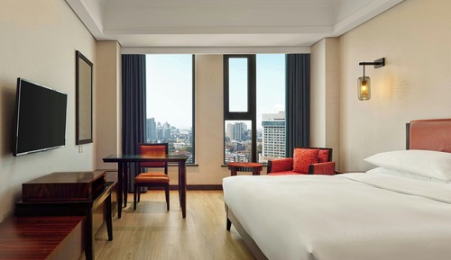 Habitación Deluxe, 1 cama de matrimonio grande, vistas a la ciudad