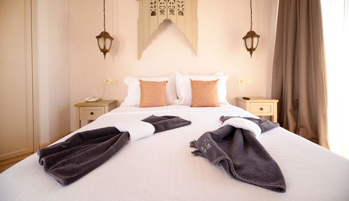 Deluxe Suite with Pool View