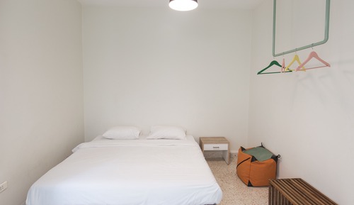 Habitación económica, no fumadores, baño privado
