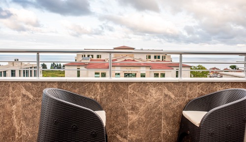 Suite ejecutiva, 1 cama de matrimonio grande, balcón, vistas al mar