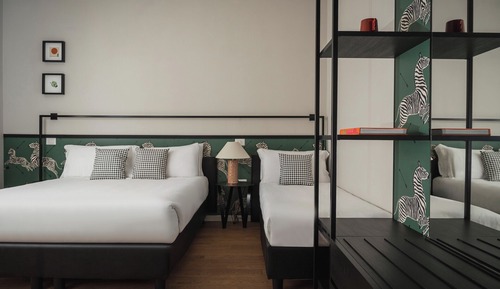 Habitación triple superior, balcón