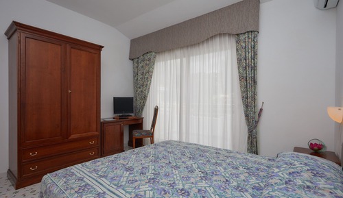 Habitación Confort doble, en la zona del jardín