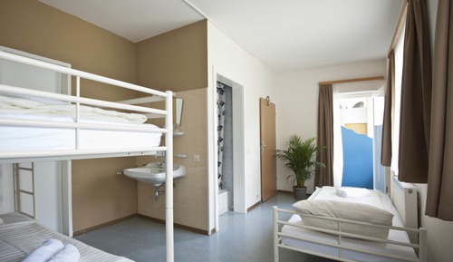 Habitación familiar, varias camas