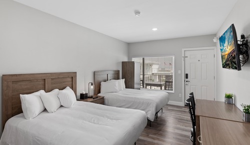 Habitación doble, 2 camas dobles, vistas a la piscina, planta baja